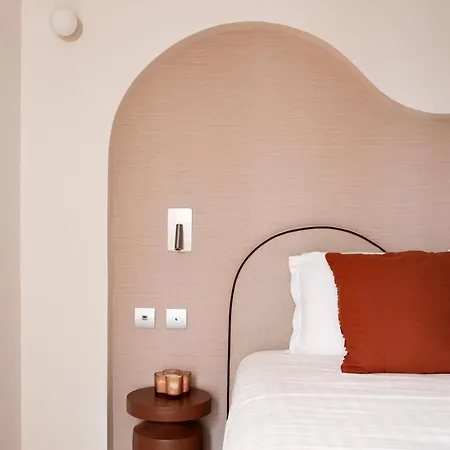 4p 1br - Monthly - Step From Place Vendome Daire