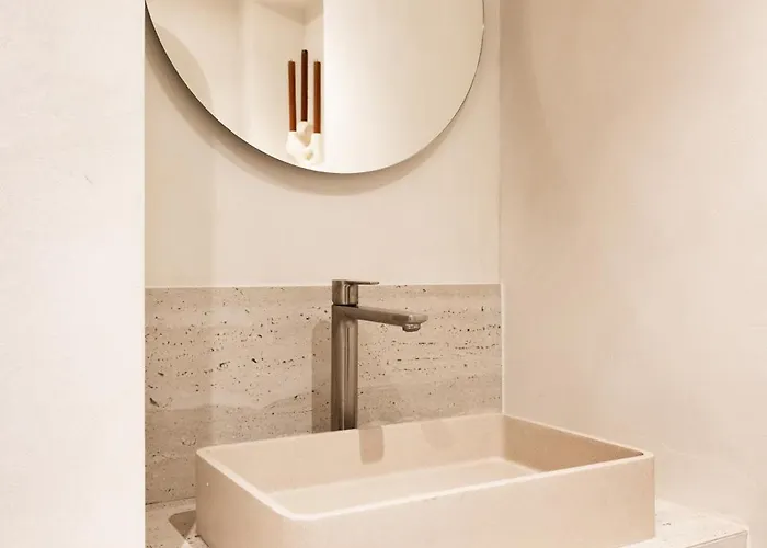 شقة 4p 1br - Monthly - Step From Place Vendome