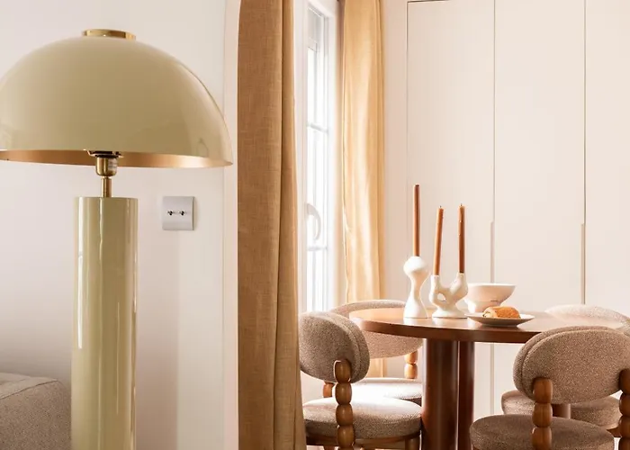 4p 1br - Monthly - Step From Place Vendome شقة باريس