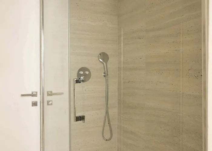 4p 1br - Monthly - Step From Place Vendome פריז