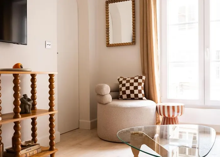 4p 1br - Monthly - Step From Place Vendome דירה