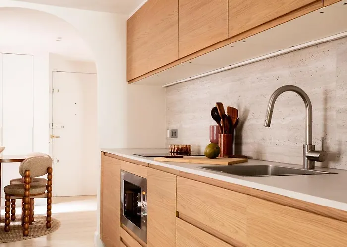דירה 4p 1br - Monthly - Step From Place Vendome *