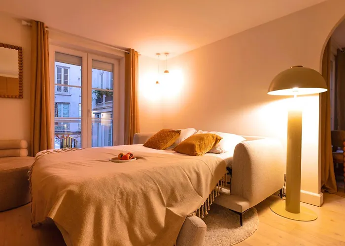4p 1br - Monthly - Step From Place Vendome * פריז